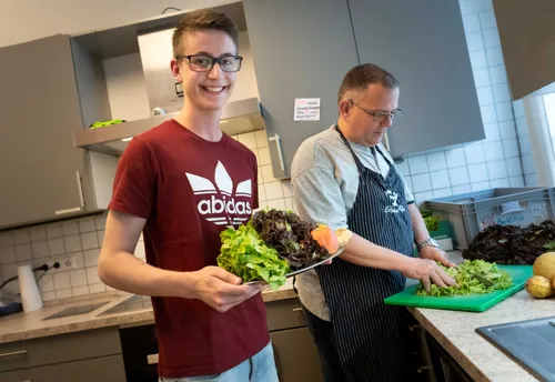 Kochen für Gäste des Tagestreffs