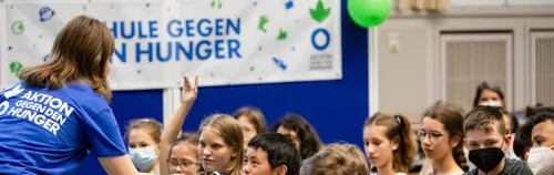 Halte Bildungsvorträge an Schulen in Bielefeld zum Thema Mangelernährung für unser Bildungs- und Sportprojekt Schulen gegen den Hunger