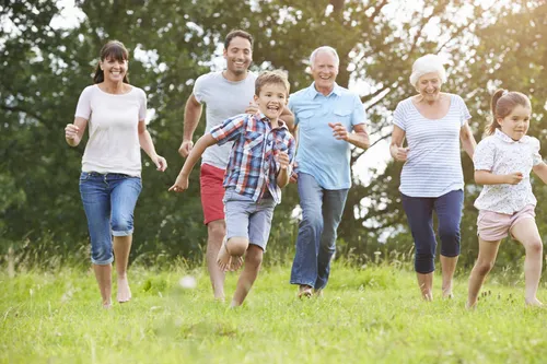 Unterstützen Sie Familien durch eine Tätigkeit als Wunschgroßeltern