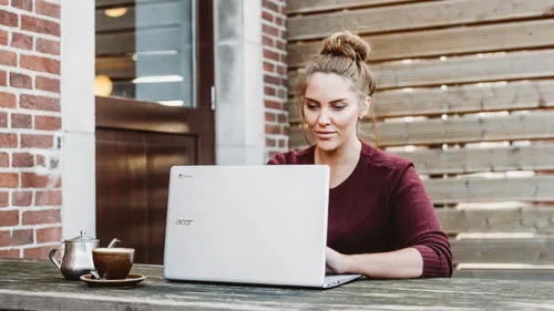 Mitarbeit im Internetcafé