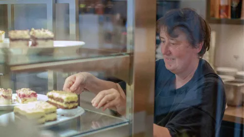 Unterstützung in der Cafeteria