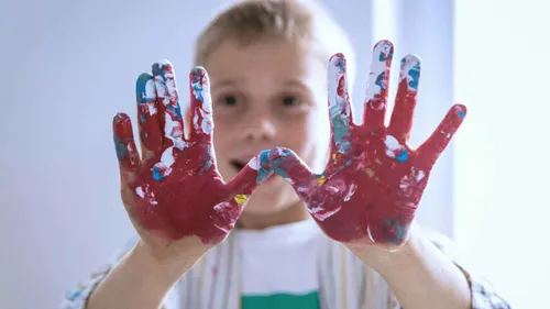 Förderung von Schüler*innen mit Musik, Kunst oder Handarbeit