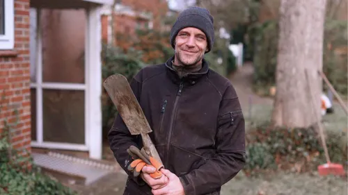 Gartenarbeit in einer Kita