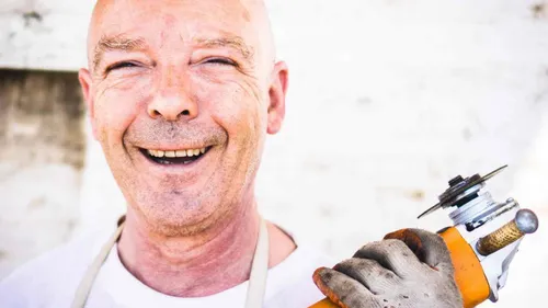 Workshops für Kinder und Jugendliche im Bereich Handwerk oder Holzbau