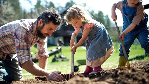 Du hast einen grünen Daumen aber keinen Garten? Komm in die Garten-AG!