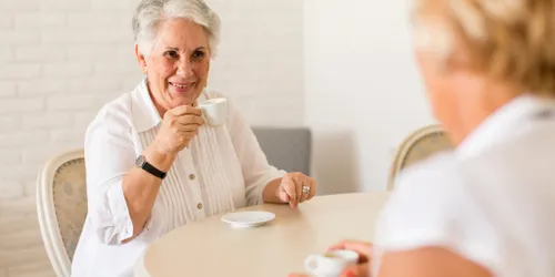 Ehrenamtlicher Besuch für unternehmungslustige Frau mit Rollstuhl gesucht