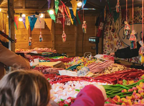 Begleite die Kinder unseres Wohnheims für Wohnungslose in Marzahn zu einem Weihnachtsmarkt 