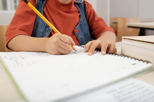 Hausaufgabenhilfe für geflüchtete Kinder