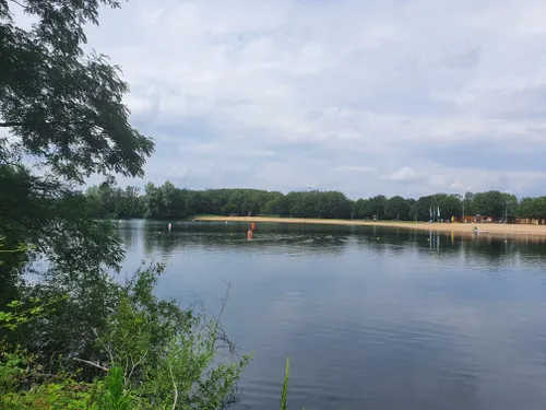 Reparatur von Booten am Kalscheuerer Weiher