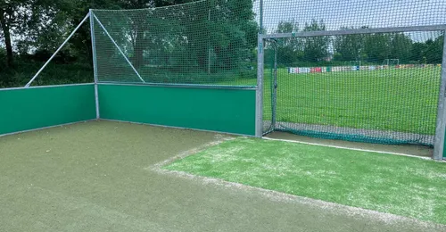 Austausch der Kunstrasenfläche am Minispielfeld