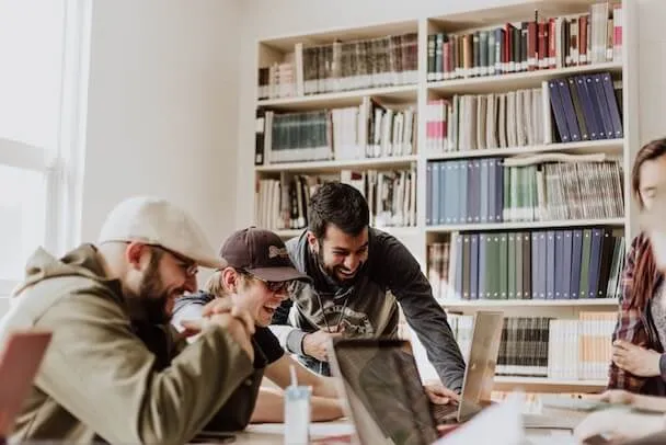 Mentoring mit LSBTI* Geflüchteten bei Schwulenberatung Berlin