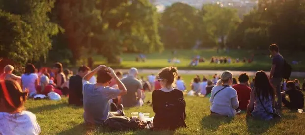 Unterstützung im Café bei Evangelische Familienbildung Tempelhof-Schöneberg