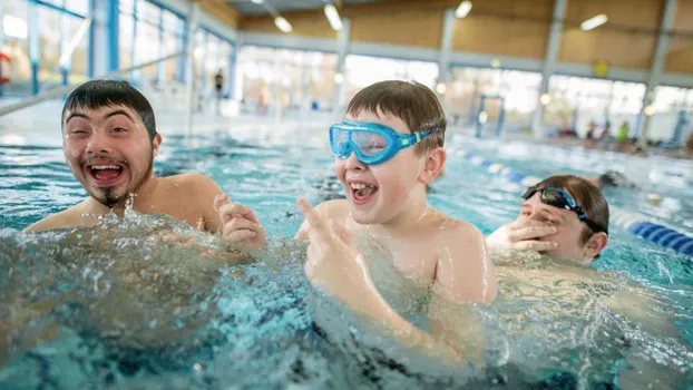 Gruppenbegleitung Schwimmen und Sport bei Freiwilligenagentur Charisma