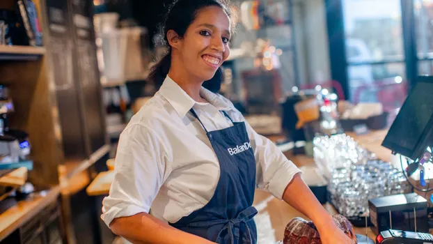 Unterstützer*in im lebhaften Stadtteilcafé by Forum am Geisselmarkt