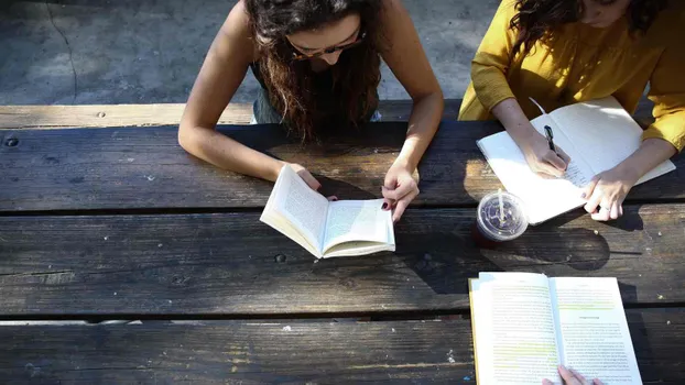 Lesen und Sprachspiele mit Kindern by GGS Lohmarer Straße