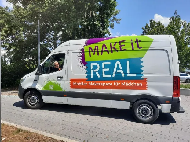 MAKEitREAL - mobiler Makerspace für Mädchen mit Zuwanderungsgeschichte bei Hochschule Heilbronn