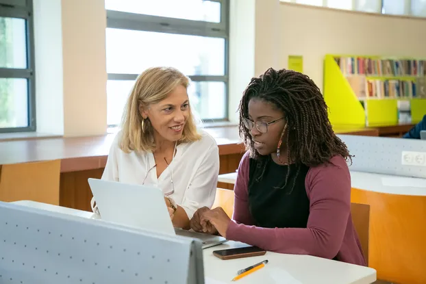 Begleite als Mentor*in Menschen mit Fluchtgeschichte (Sprachförderung, Hausaufgabenhilfe, Freizeitgestaltung, etc.) by MARIE Engagementbüro