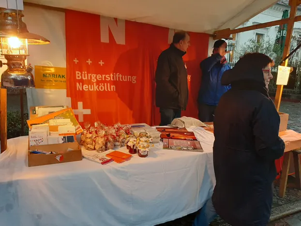 Mithilfe Alt-Rixdorfer Weihnachtsmarkt 6. - 8. Dezember 2024 by Bürgerstiftung Neukölln