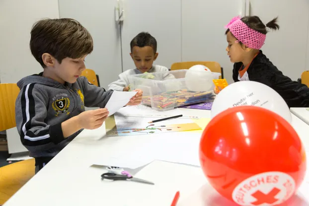 Kunst und Spiel für Kinder in einer Gemeinschaftsunterkunft