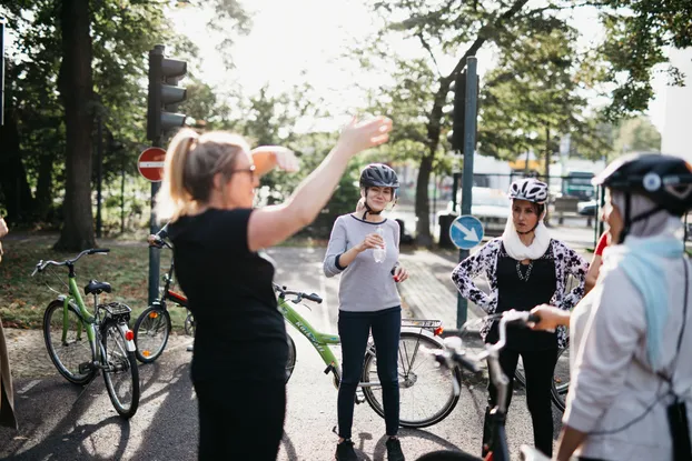 Unterstütze als Trainerin und oder Kinderbetreuerin bei Fahrradkursen für Frauen mit und ohne Migrationserfahrung 