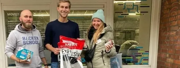 Tierfutter verteilen an Bedürftige