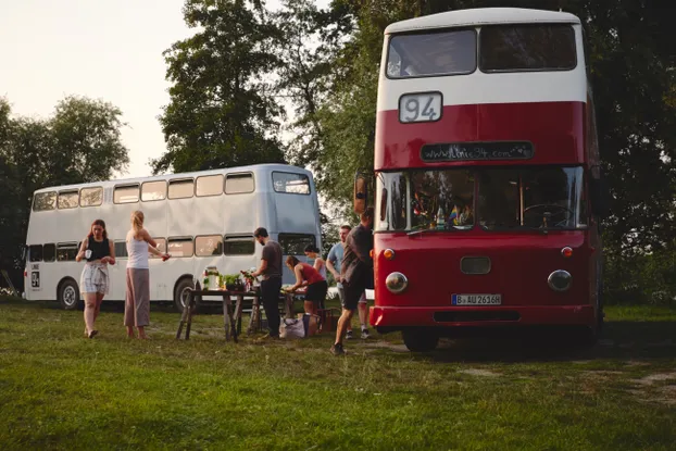 Busfahrer:in für Oldtimerbusse und Betreuungskraft für soziale Angebote und Events