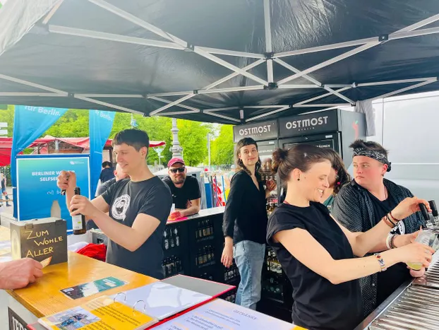 Sei dabei beim Umweltfestival 2025 am 01.06.2025 am Brandenburger Tor – und zapf Bier fürs Gemeinwohl! 🍻