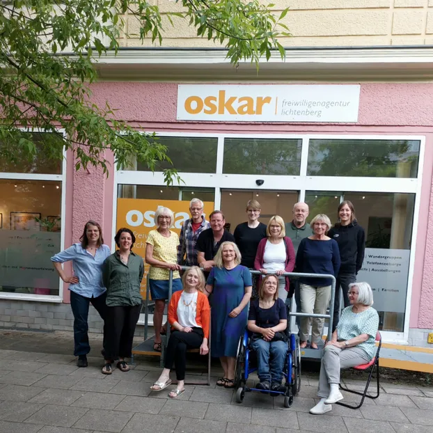 Finde dein passendes Engagement in Lichtenberg - Engagementberatung in der Weitlingstraße!  by oskar | freiwilligenagentur lichtenberg