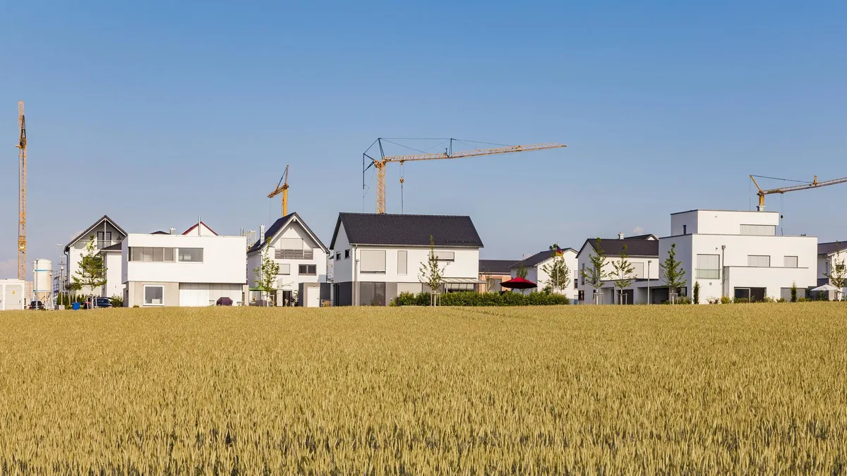 Explodierende Baukosten - Eine Stadt hält dagegen