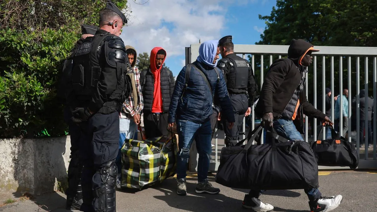 https://www.spiegel.de/panorama/gesellschaft/olympia-2024-in-paris-hilfsorganisationen-werfen-regierung-vertreibung-von-obdachlosen-vor-a-060e5d17-4fd7-49c4-a5ce-fb05a652f247